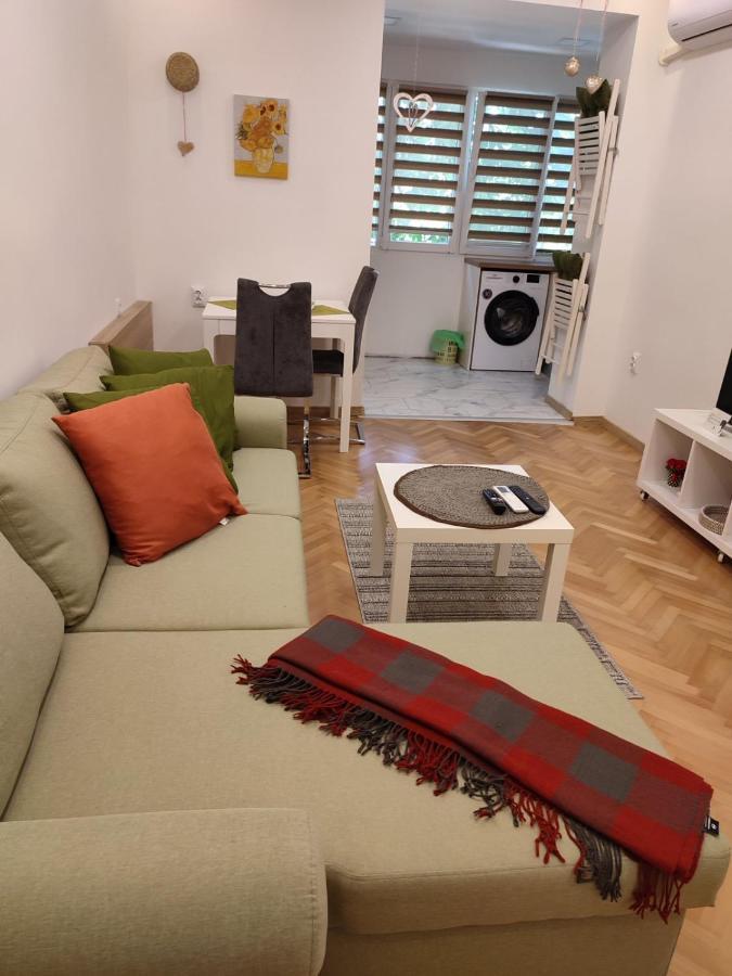 Desafinado Burgas Exterior foto